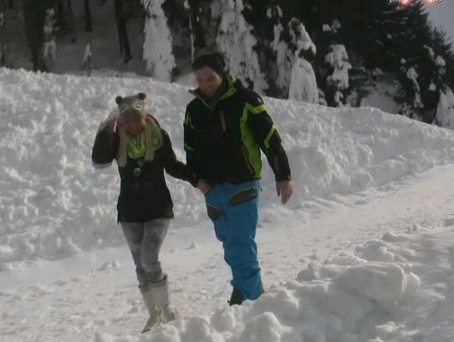 Auf der Suche nach .... egal wie kalt es ist - einmaliger Clip-Outdoor-Public-verrückt!